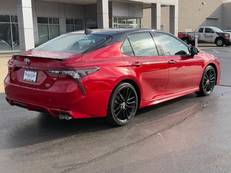 Toyota Camry Vehicle Image 3