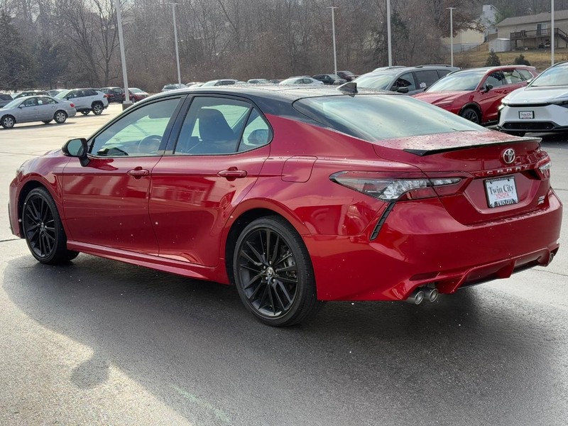 Toyota Camry Vehicle Image 6