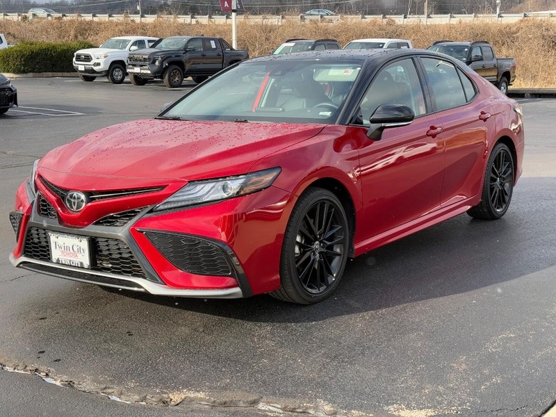 Toyota Camry Vehicle Image 8