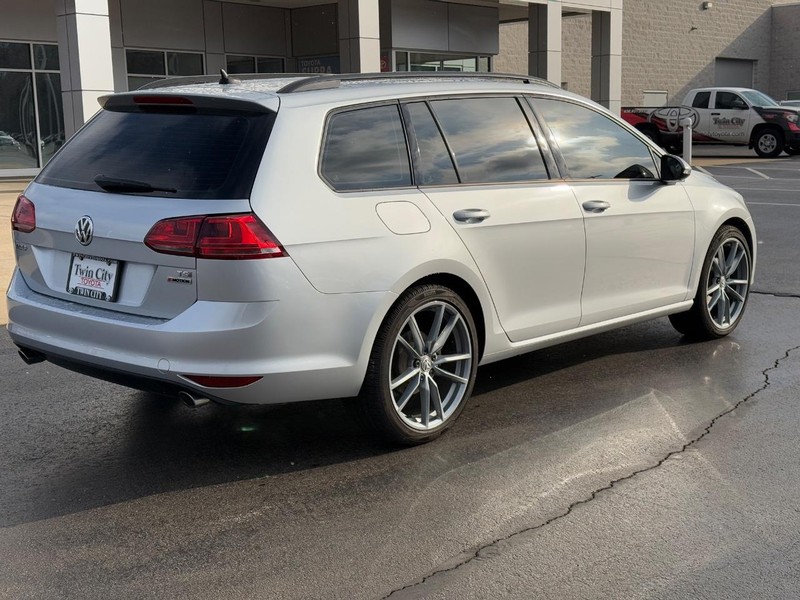 Volkswagen Golf SportWagen Vehicle Image 3