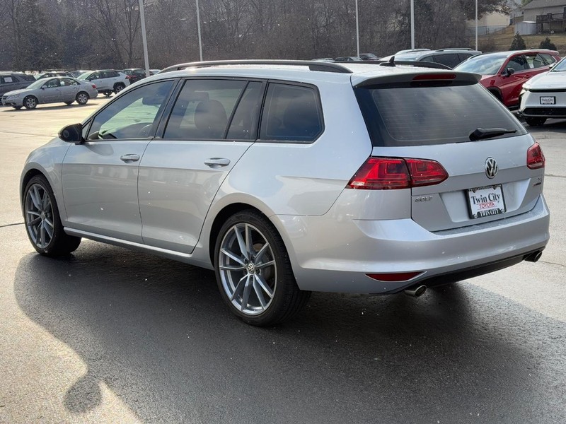 Volkswagen Golf SportWagen Vehicle Image 6