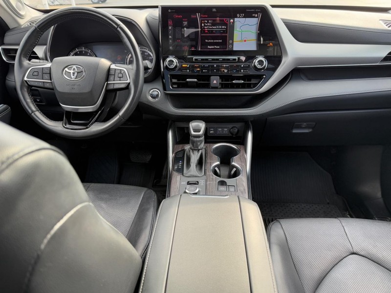 Toyota Highlander Vehicle Image 12