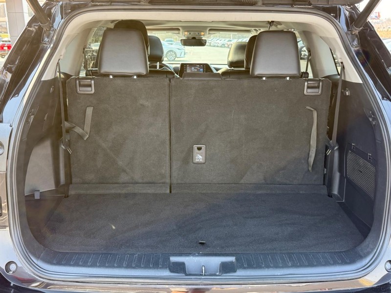 Toyota Highlander Vehicle Image 4
