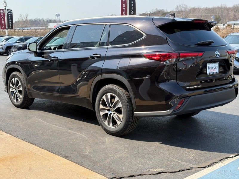 Toyota Highlander Vehicle Image 7