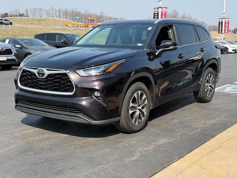 Toyota Highlander Vehicle Image 9