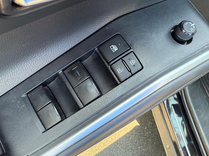 Toyota Highlander Vehicle Image 16
