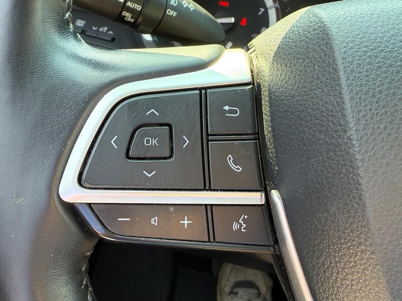 Toyota Highlander Vehicle Image 18
