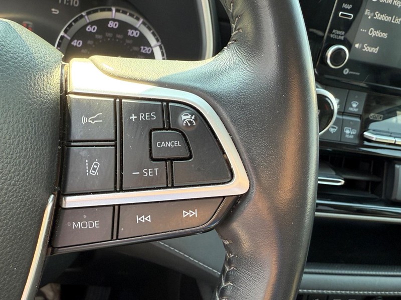 Toyota Highlander Vehicle Image 19