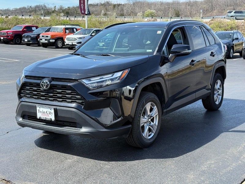 Toyota RAV4 Vehicle Image 9