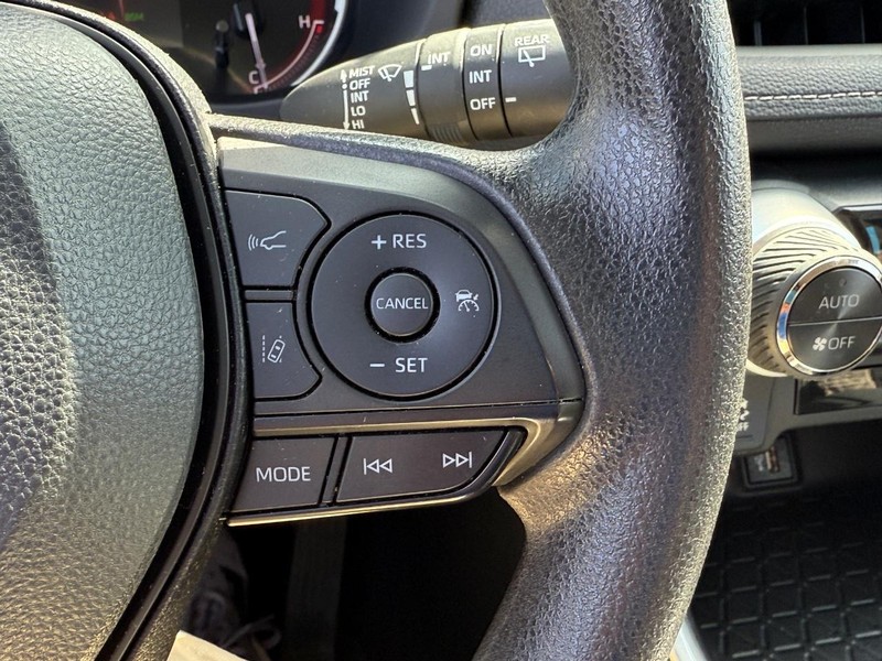 Toyota RAV4 Vehicle Image 19