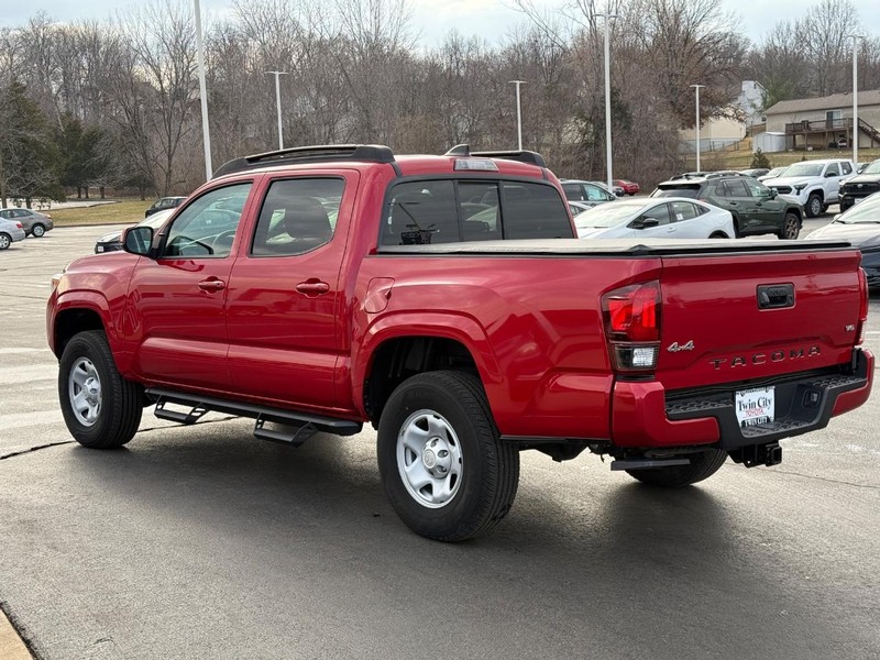 Toyota Tacoma 4WD Vehicle Image 7