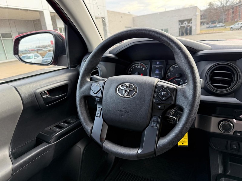 Toyota Tacoma 4WD Vehicle Image 13