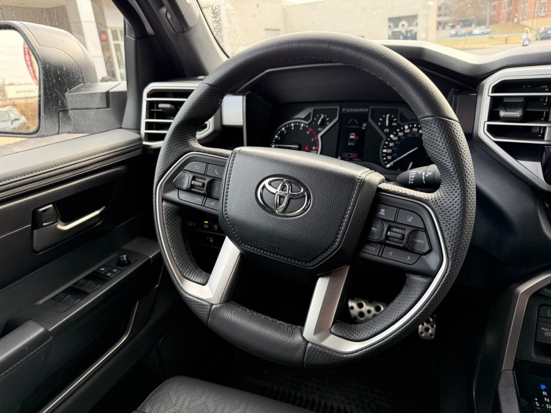 Toyota Tundra 4WD Vehicle Image 14