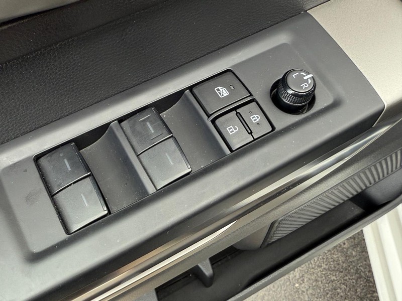 Toyota Tundra 4WD Vehicle Image 16