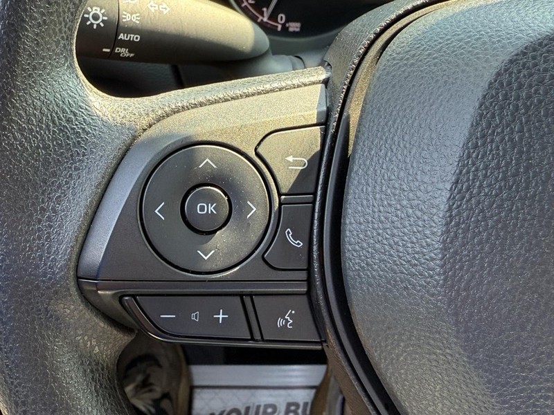 Toyota RAV4 Vehicle Image 18
