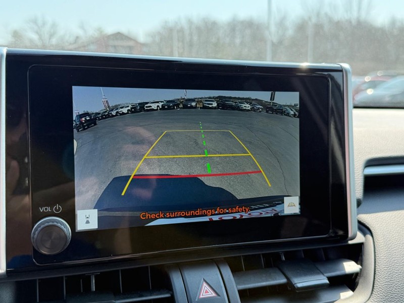 Toyota RAV4 Vehicle Image 22
