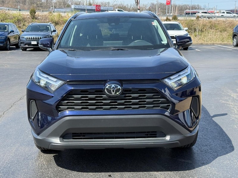 Toyota RAV4 Vehicle Image 9