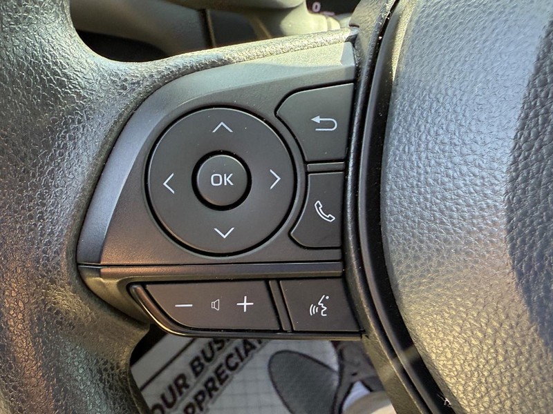 Toyota RAV4 Vehicle Image 17