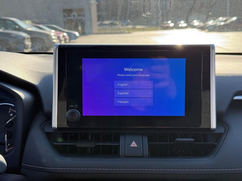 Toyota RAV4 Vehicle Image 14