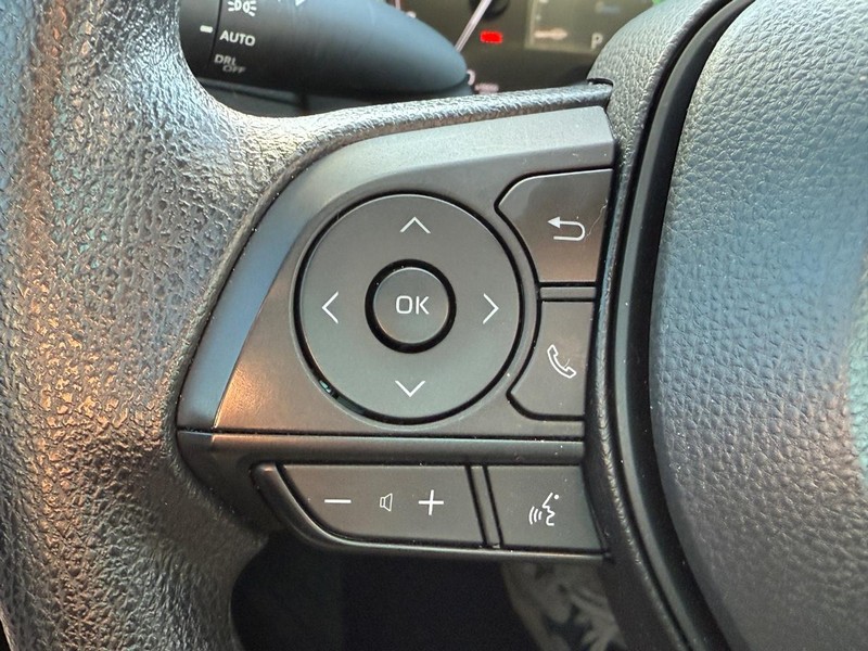 Toyota RAV4 Vehicle Image 18