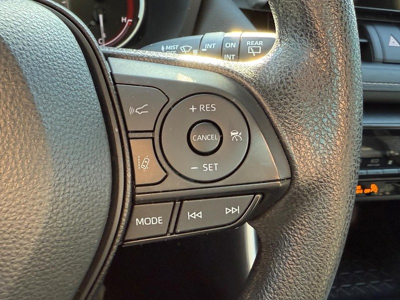 Toyota RAV4 Vehicle Image 19