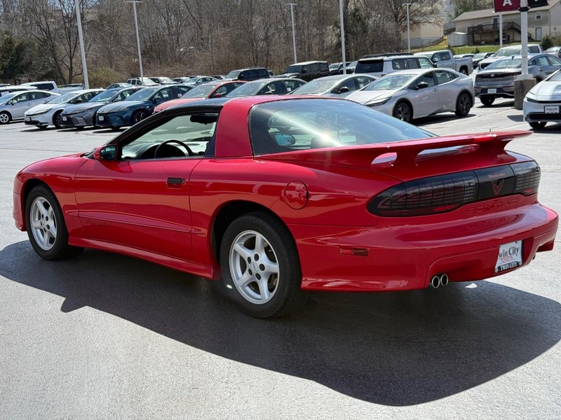 Pontiac Firebird Vehicle Image 5