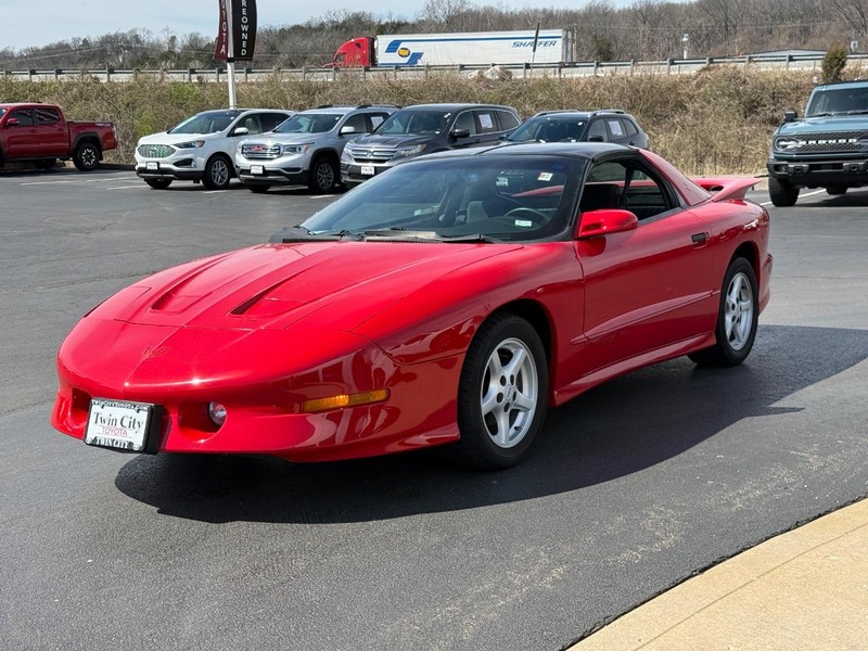 Pontiac Firebird Vehicle Image 7