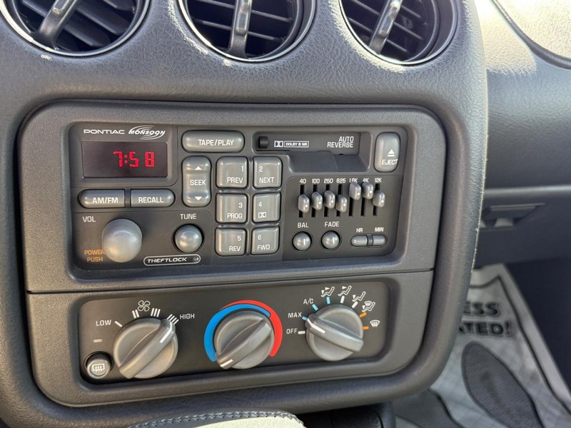 Pontiac Firebird Vehicle Image 18