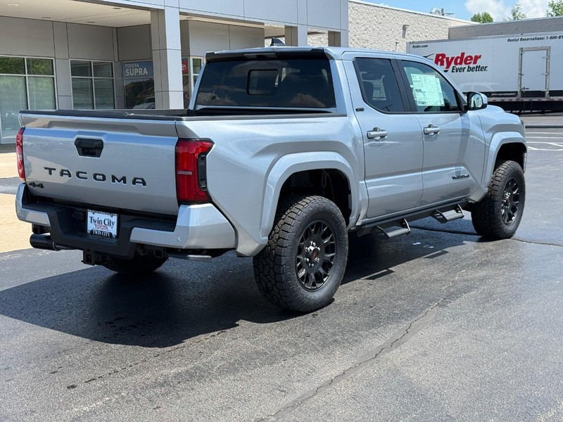 Toyota Tacoma 4WD Vehicle Image 3