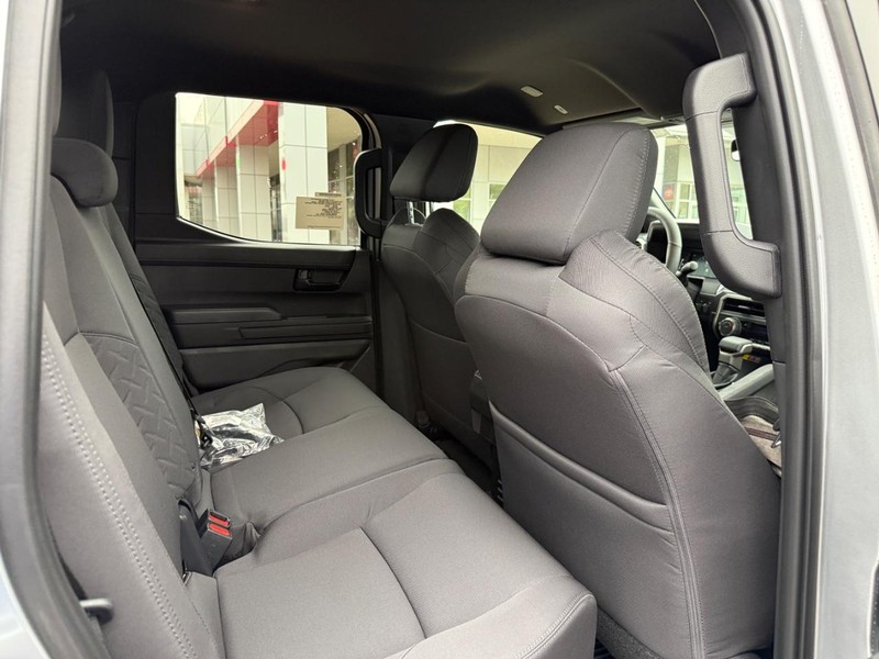 Toyota Tacoma 4WD Vehicle Image 6