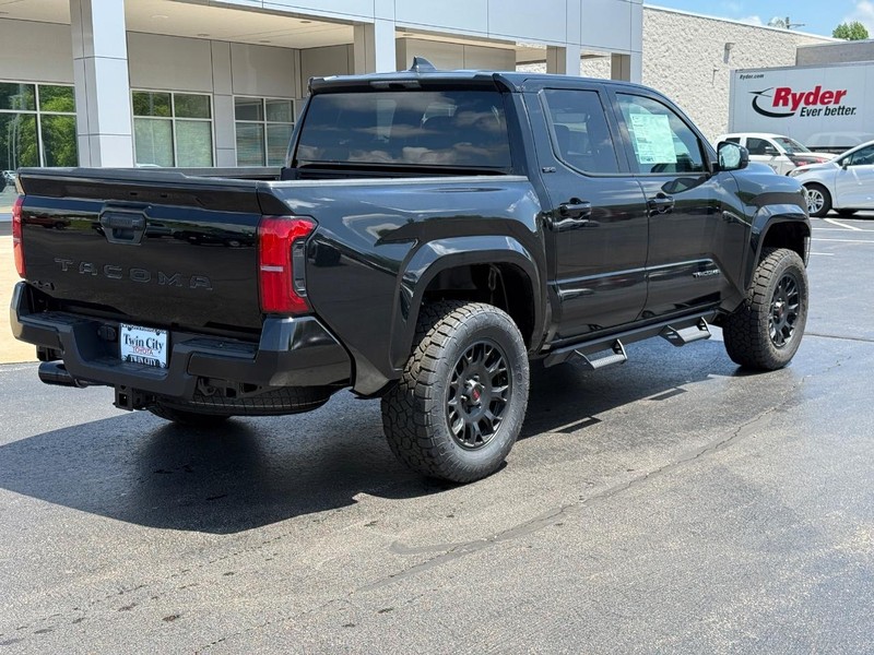 Toyota Tacoma 4WD Vehicle Image 3