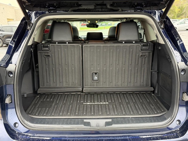 Toyota Highlander Vehicle Image 4