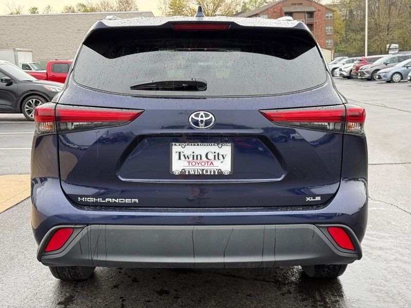 Toyota Highlander Vehicle Image 5