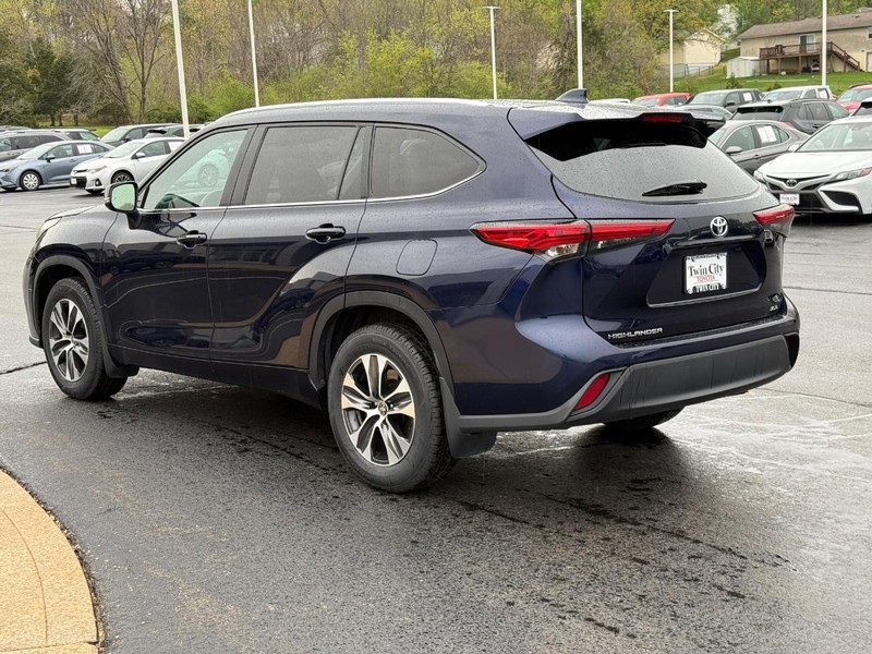 Toyota Highlander Vehicle Image 7