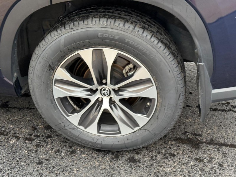 Toyota Highlander Vehicle Image 8
