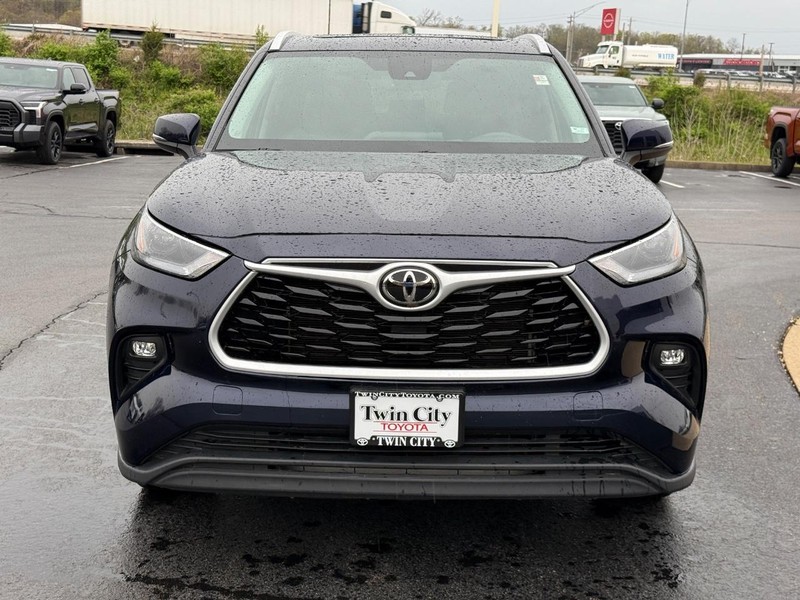 Toyota Highlander Vehicle Image 10