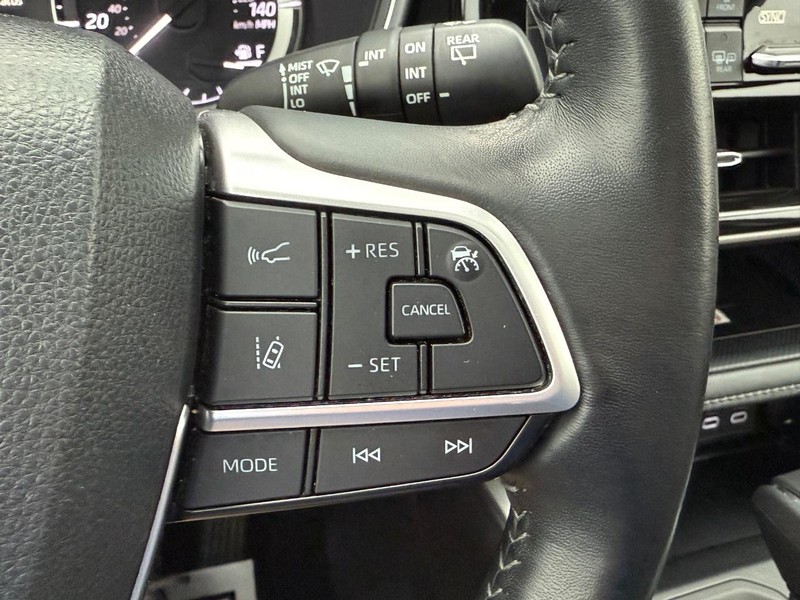 Toyota Highlander Vehicle Image 18