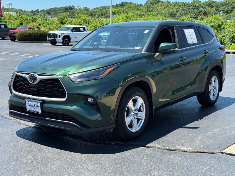 Toyota Highlander Vehicle Image 9