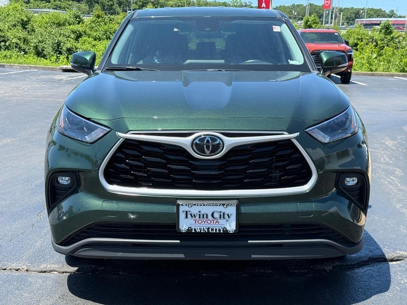 Toyota Highlander Vehicle Image 10