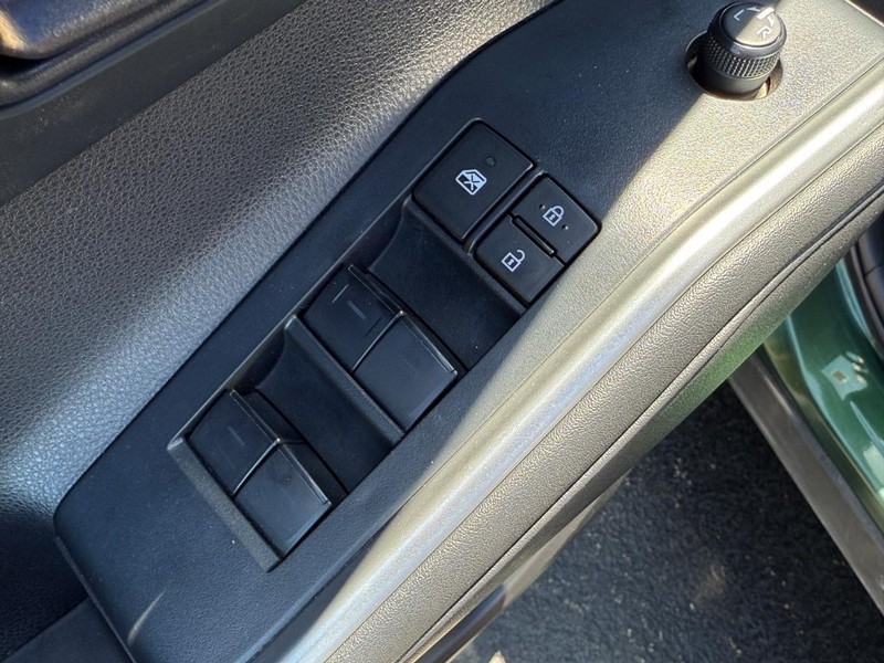 Toyota Highlander Vehicle Image 16