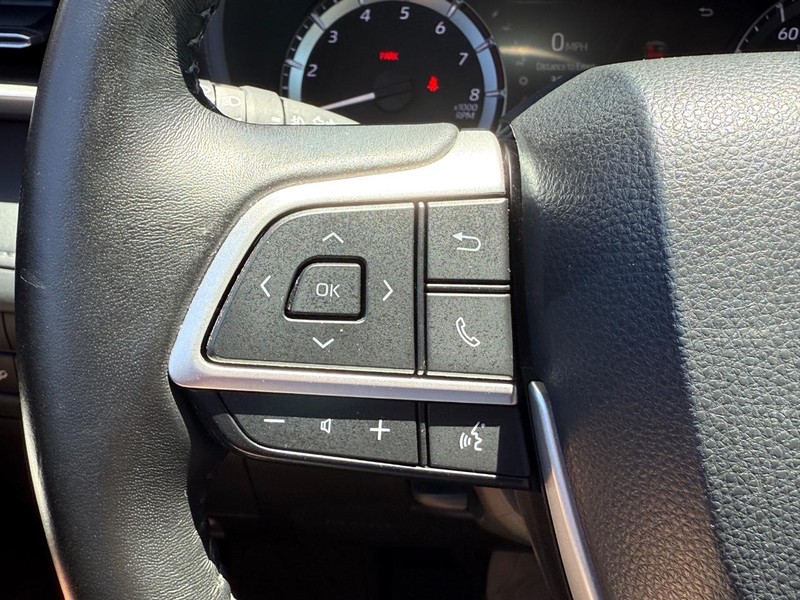 Toyota Highlander Vehicle Image 17