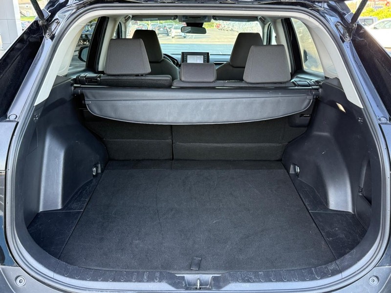 Toyota RAV4 Vehicle Image 4