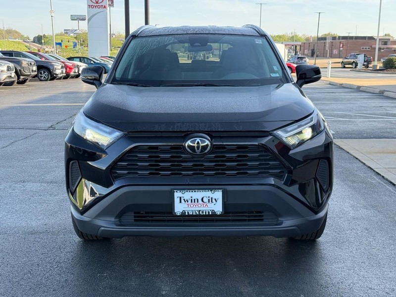 Toyota RAV4 Vehicle Image 10