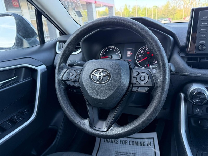Toyota RAV4 Vehicle Image 13
