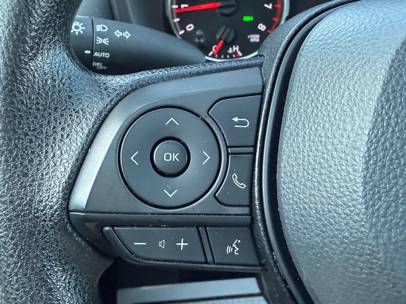 Toyota RAV4 Vehicle Image 18