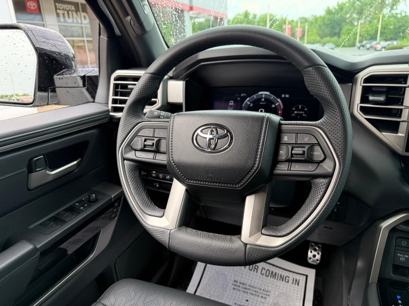 Toyota Tundra 4WD Vehicle Image 15
