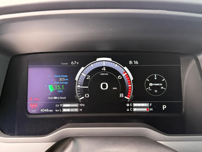 Toyota Tundra 4WD Vehicle Image 22