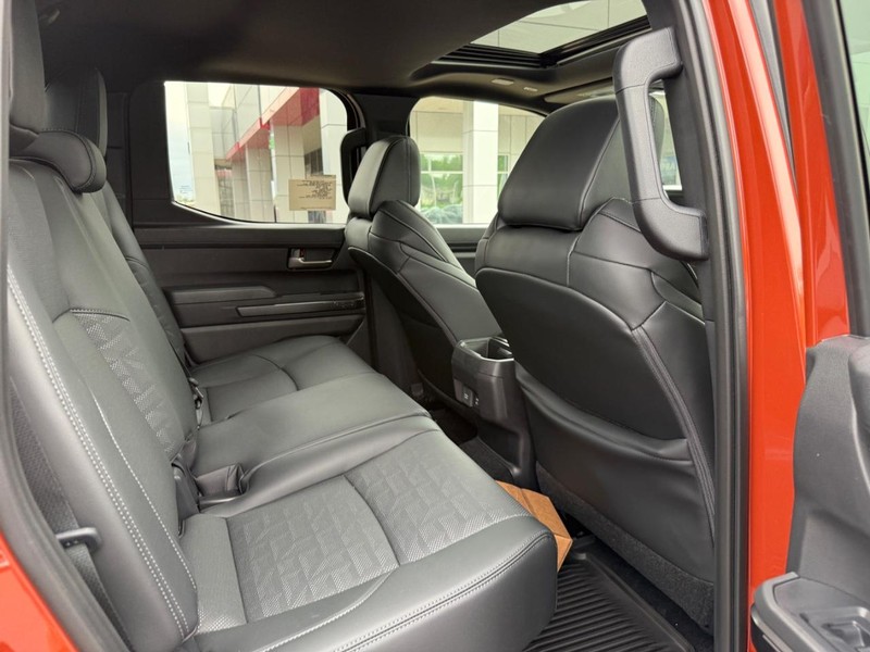 Toyota Tacoma 4WD Hybrid Vehicle Image 7