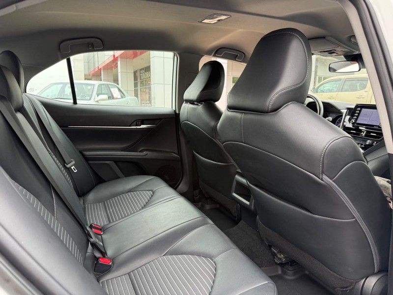 Toyota Camry Vehicle Image 10