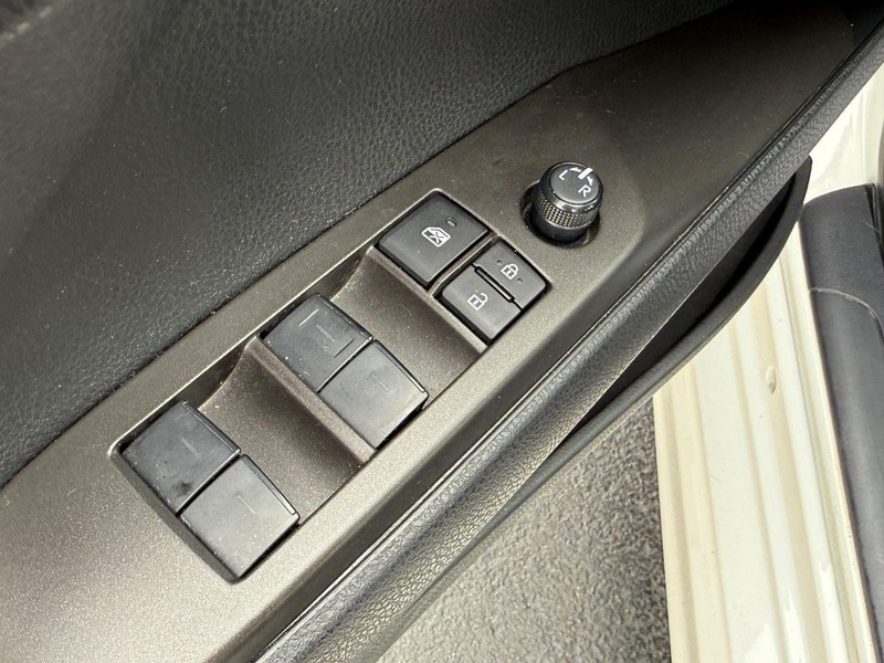 Toyota Camry Vehicle Image 14
